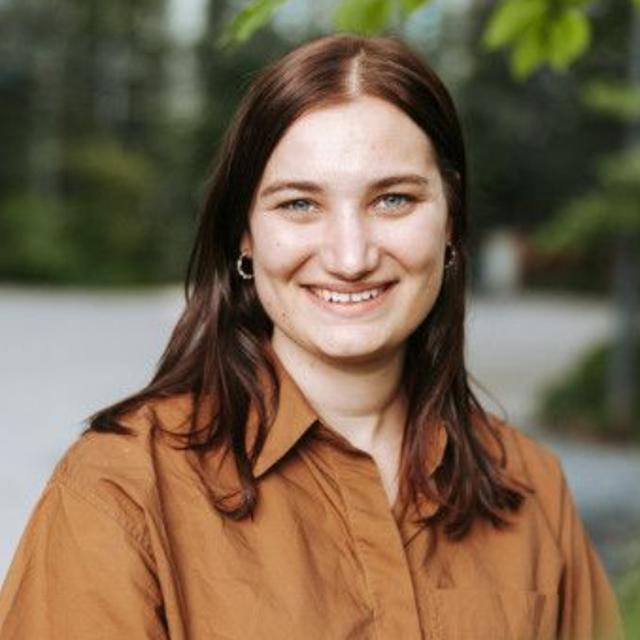 Pasfoto Anne Sluijs