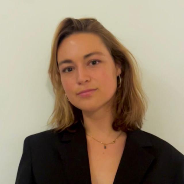 Pasfoto Lara van Lookeren